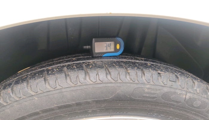 2018 Maruti Dzire ZXI, Petrol, Manual, 44,384 km, tyre