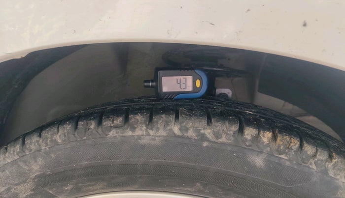 2018 Maruti Dzire ZXI, Petrol, Manual, 44,384 km, tyre