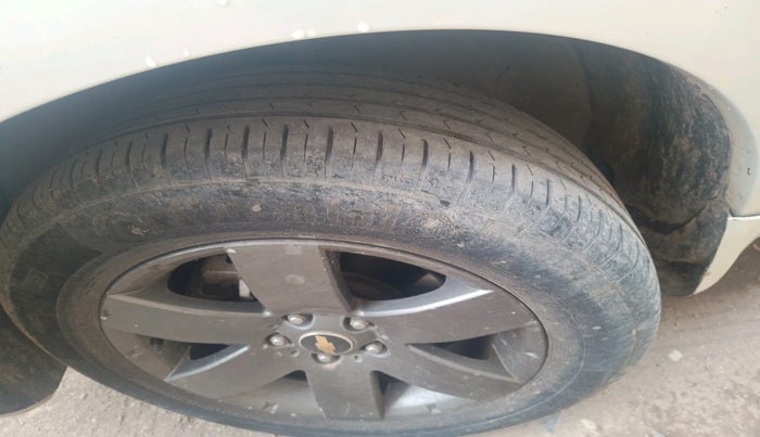 2010 Chevrolet Captiva LTZ AWD AT, Diesel, Automatic, 1,02,004 km, tyre