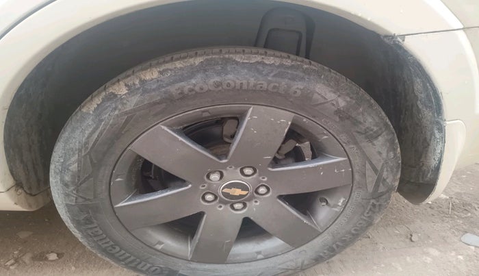 2010 Chevrolet Captiva LTZ AWD AT, Diesel, Automatic, 1,02,004 km, tyre