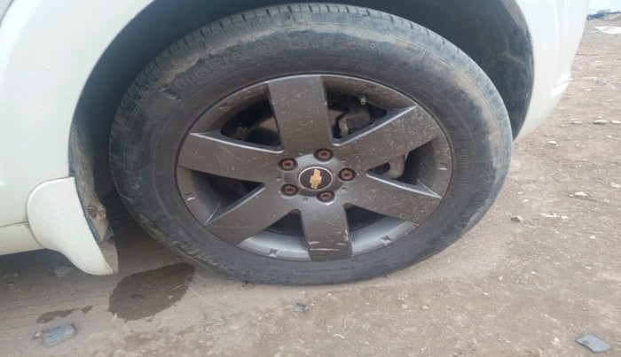 2010 Chevrolet Captiva LTZ AWD AT, Diesel, Automatic, 1,02,004 km, tyre