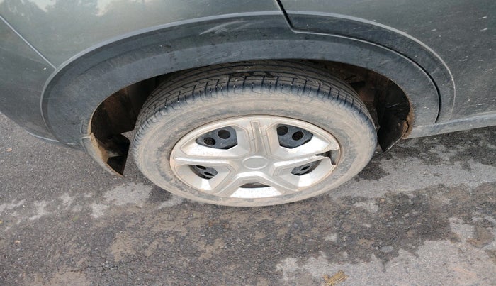 2023 Tata NEXON SMART+ SUNROOF 1.2 PETROL, Petrol, Manual, 43,294 km, tyre