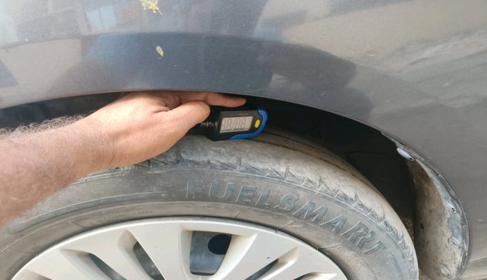 2014 Maruti Ertiga VXI CNG, CNG, Manual, 63,591 km, tyre