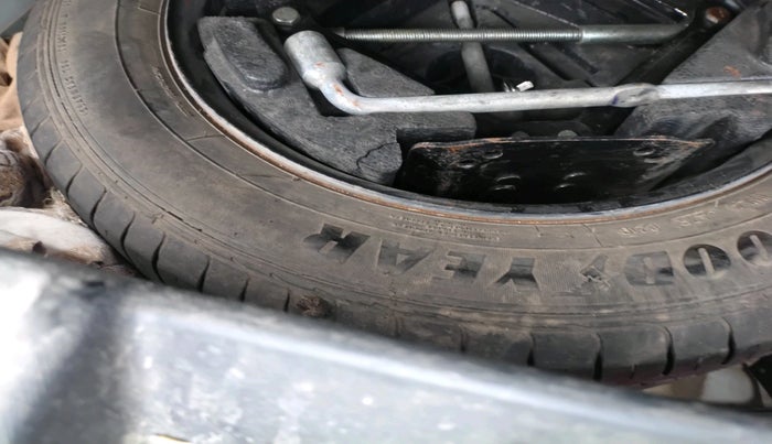 2019 Tata NEXON XM PETROL, Petrol, Manual, 76,775 km, tyre