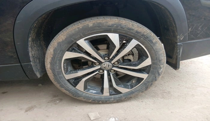 2023 MG HECTOR PLUS SHARP PRO 2.0 TURBO DIESEL 7 STR, Diesel, Manual, 75,840 km, tyre