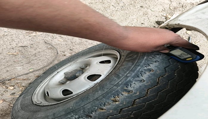 2019 Maruti Eeco 7 STR, Petrol, Manual, 1,53,971 km, tyre