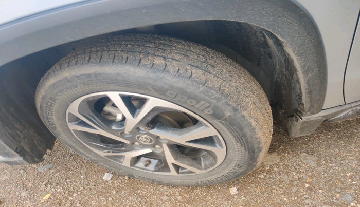 2022 Toyota URBAN CRUISER HYRYDER V HYBRID, Hybrid, Automatic, 77,942 km, tyre