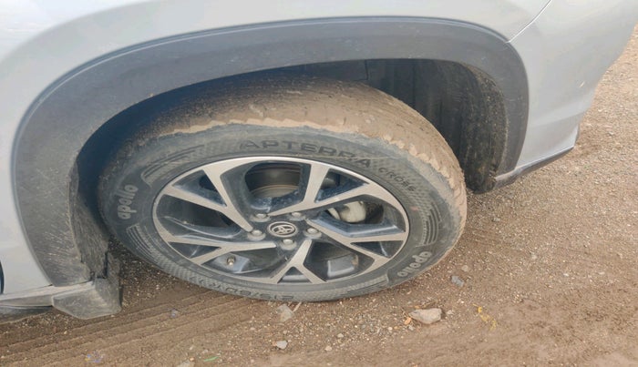 2022 Toyota URBAN CRUISER HYRYDER V HYBRID, Hybrid, Automatic, 77,942 km, tyre