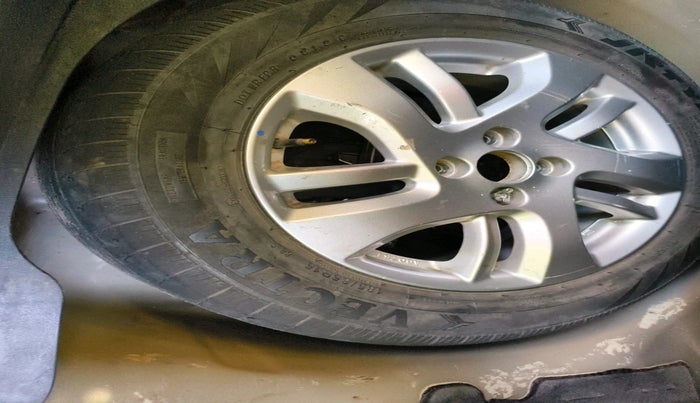 2015 Maruti Swift Dzire ZDI, Diesel, Manual, 91,800 km, tyre