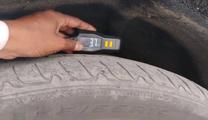 2020 MG GLOSTER SAVVY 6 STR 2.0 TWIN TURBO 4WD, Diesel, Automatic, 62,050 km, tyre