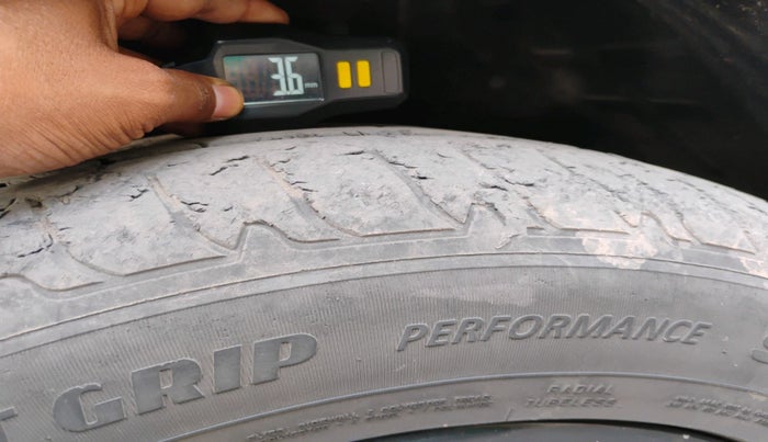 2020 MG GLOSTER SAVVY 6 STR 2.0 TWIN TURBO 4WD, Diesel, Automatic, 62,050 km, tyre