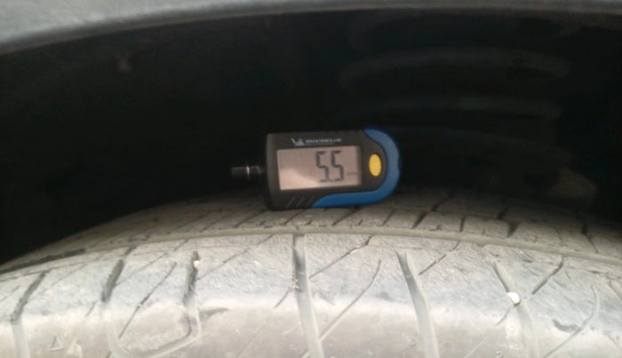 2022 Mahindra XUV700 AX 7 D MT 7 STR, Diesel, Manual, 1,02,075 km, tyre