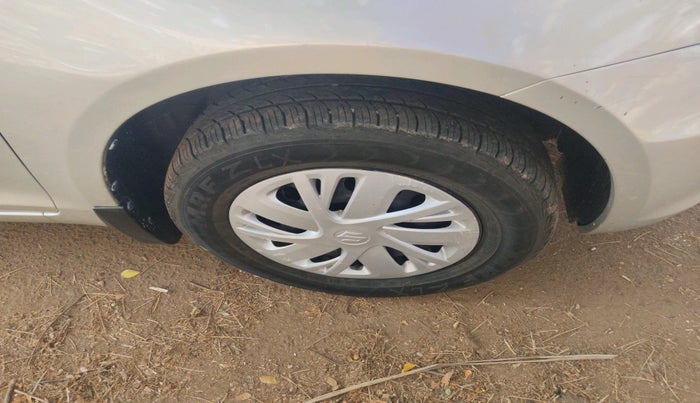 2016 Maruti Swift VXI O, Petrol, Manual, 70,013 km, tyre
