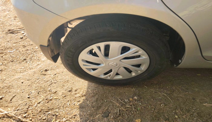 2016 Maruti Swift VXI O, Petrol, Manual, 70,013 km, tyre