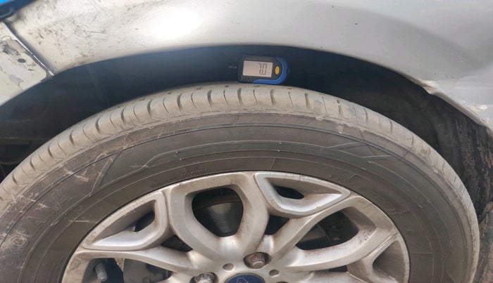 2014 Ford Ecosport TITANIUM 1.5L DIESEL (OPT), Diesel, Manual, 1,59,496 km, tyre