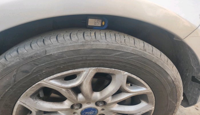 2014 Ford Ecosport TITANIUM 1.5L DIESEL (OPT), Diesel, Manual, 1,59,496 km, tyre