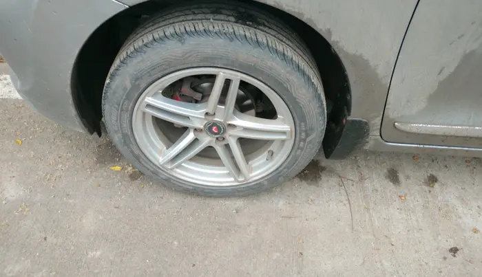 2019 Maruti Baleno ZETA PETROL 1.2, CNG, Manual, 73,878 km, tyre