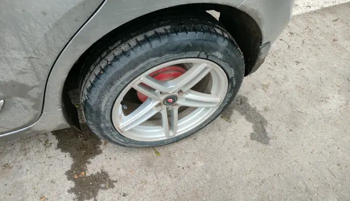 2019 Maruti Baleno ZETA PETROL 1.2, CNG, Manual, 73,878 km, tyre