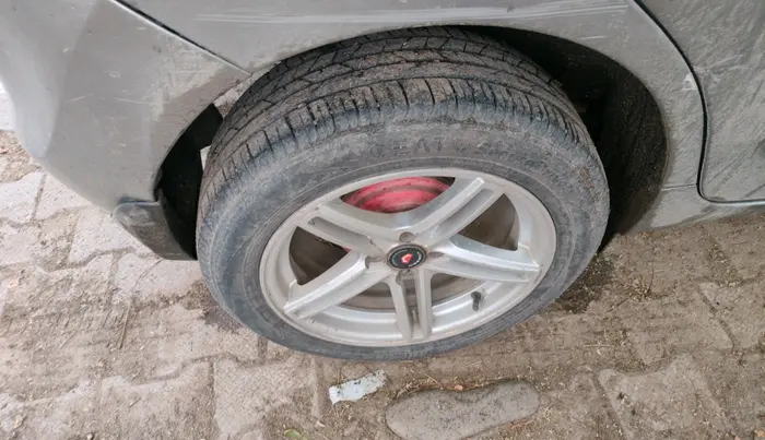 2019 Maruti Baleno ZETA PETROL 1.2, CNG, Manual, 73,878 km, tyre