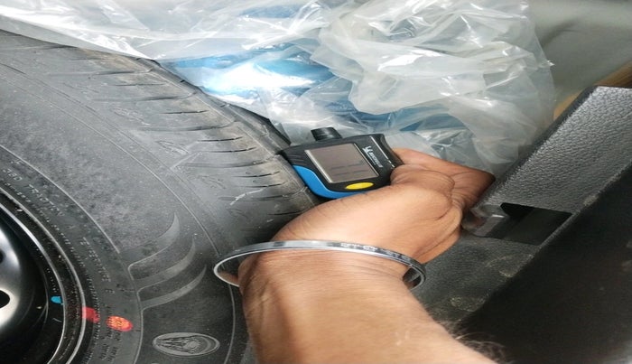 2023 Maruti BREZZA VXI SMART HYBRID, Petrol, Manual, 23,570 km, tyre