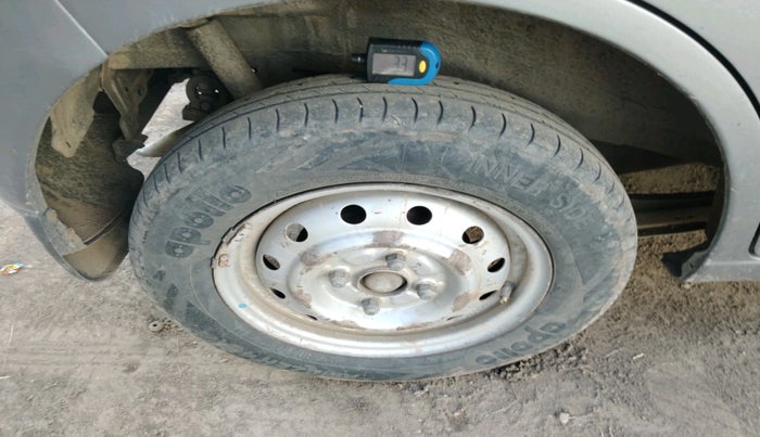 2014 Maruti Wagon R 1.0 LXI CNG, CNG, Manual, 95,077 km, tyre