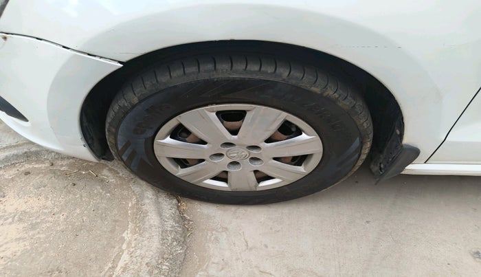 2012 Volkswagen Vento COMFORTLINE DIESEL 1.6, Diesel, Manual, 1,84,590 km, tyre