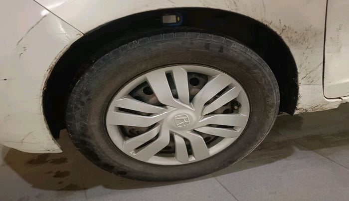 2015 Honda Jazz 1.5L I-DTEC SV, Diesel, Manual, 1,18,627 km, tyre