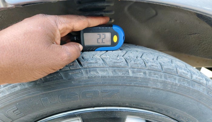 2017 Maruti Eeco 5 STR WITH A/C+HTR, Petrol, Manual, 30,671 km, tyre