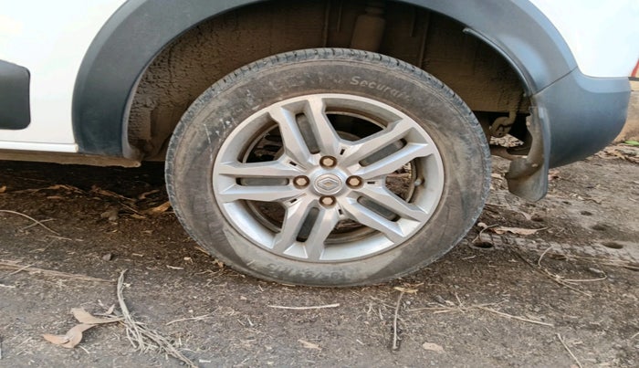 2020 Renault TRIBER RXZ AMT, Petrol, Automatic, 8,820 km, tyre