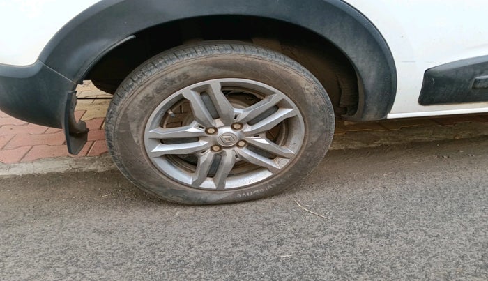 2020 Renault TRIBER RXZ AMT, Petrol, Automatic, 8,820 km, tyre