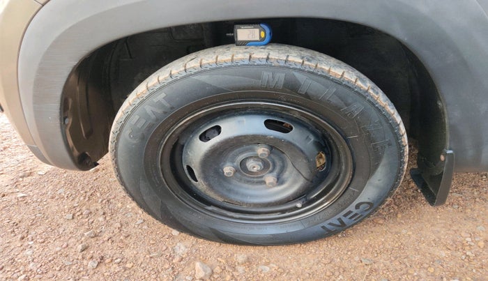 2016 Renault Kwid RXT 0.8, Petrol, Manual, 43,384 km, tyre