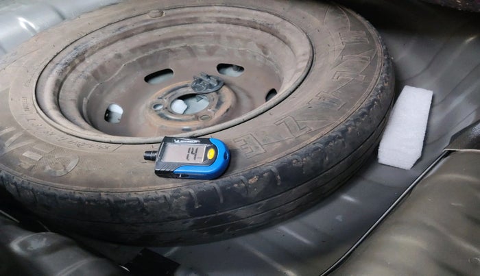 2016 Renault Kwid RXT 0.8, Petrol, Manual, 43,384 km, tyre