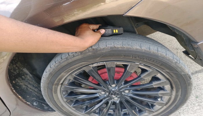 2015 Maruti Ciaz ZDI, Diesel, Manual, 1,32,246 km, tyre