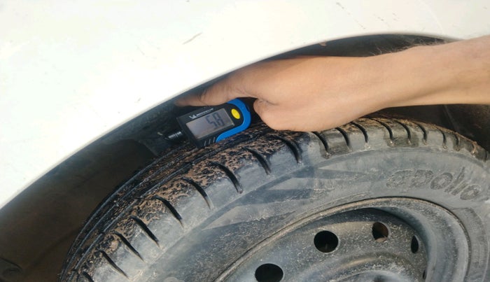 2014 Maruti Wagon R 1.0 LXI, CNG, Manual, 80,305 km, tyre