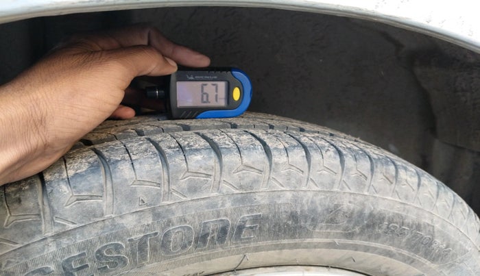 2012 Maruti Swift Dzire VXI, Petrol, Manual, 1,01,546 km, tyre