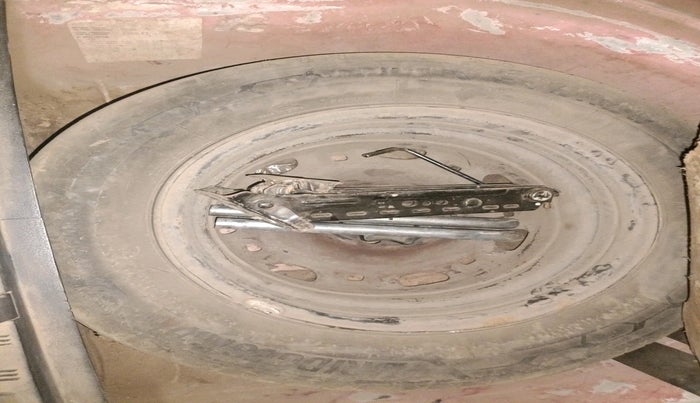 2012 Volkswagen Polo TRENDLINE 1.2L DIESEL, Diesel, Manual, 1,62,000 km, tyre