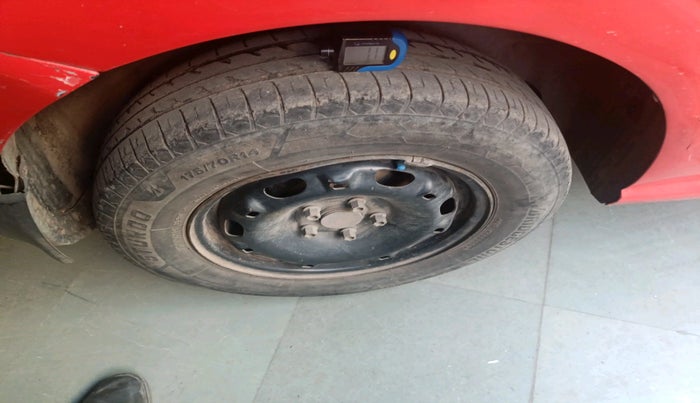 2012 Volkswagen Polo TRENDLINE 1.2L DIESEL, Diesel, Manual, 1,62,000 km, tyre