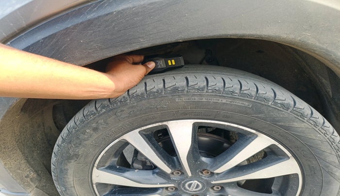 2019 Nissan Kicks XV PREMIUM DIESEL, Diesel, Manual, 1,79,143 km, tyre