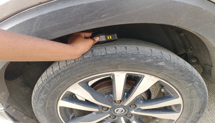 2019 Nissan Kicks XV PREMIUM DIESEL, Diesel, Manual, 1,79,143 km, tyre