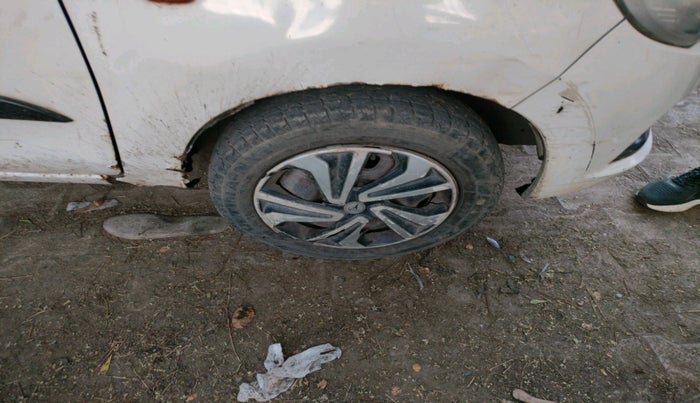 2016 Maruti Alto K10 VXI, Petrol, Manual, 74,769 km, tyre