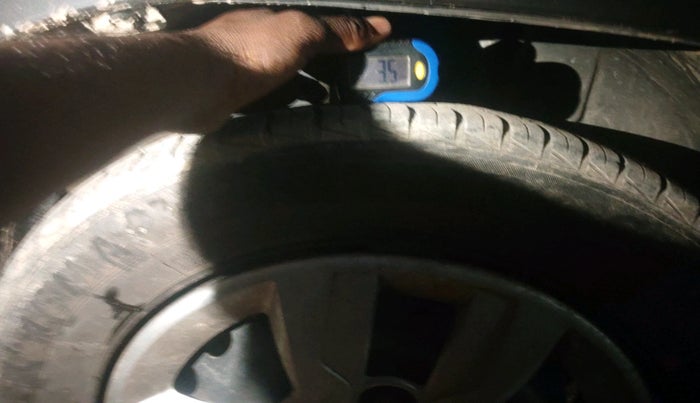 2022 Renault Kwid RXE, Petrol, Manual, 36,833 km, tyre