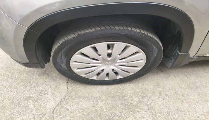 2022 Maruti Vitara Brezza LXI, Petrol, Manual, 58,309 km, tyre