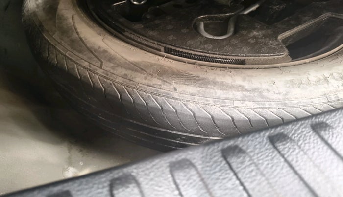 2022 Maruti Vitara Brezza LXI, Petrol, Manual, 58,309 km, tyre