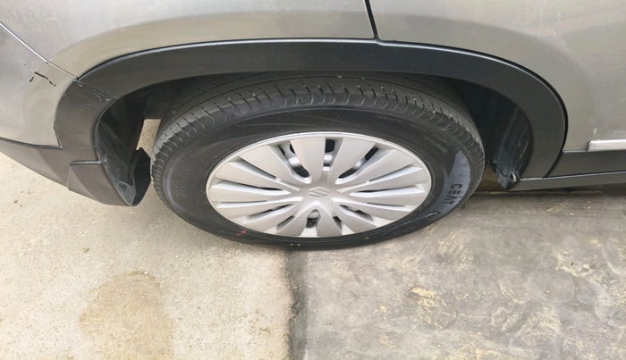 2022 Maruti Vitara Brezza LXI, Petrol, Manual, 58,309 km, tyre