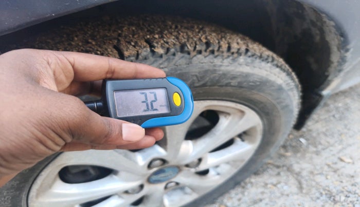 2012 Ford Figo TITANIUM 1.4 DIESEL, Diesel, Manual, 87,446 km, tyre