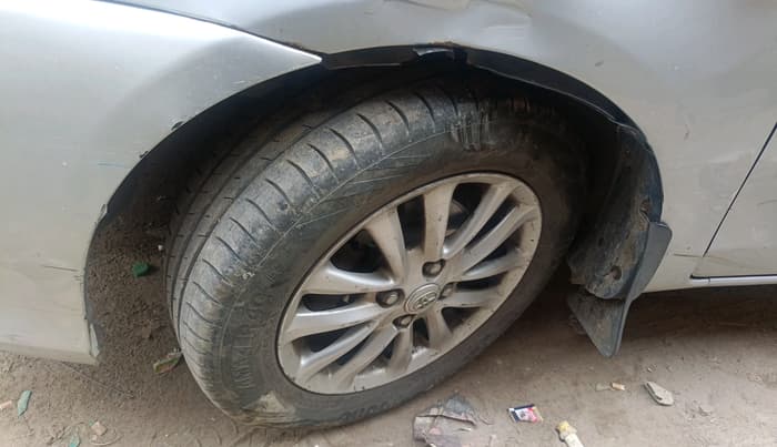 2011 Toyota Etios V, Petrol, Manual, 1,78,132 km, tyre