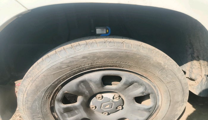 2014 Renault Duster 85 PS RXL DIESEL, Diesel, Manual, 1,38,001 km, tyre