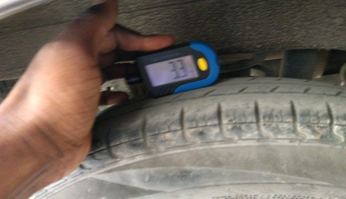 2013 Maruti Alto 800 LXI, Petrol, Manual, 54,560 km, tyre