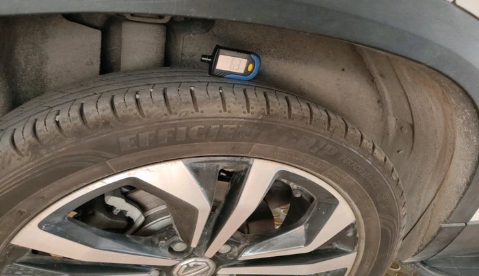 2023 MG HECTOR PLUS SHARP PRO 1.5 PETROL TURBO CVT 7 STR, Petrol, Automatic, 12,488 km, tyre