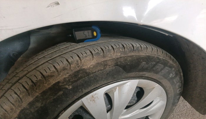 2016 Hyundai Xcent BASE 1.2, CNG, Manual, 97,425 km, tyre